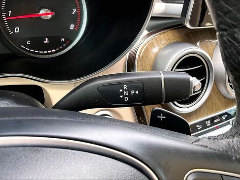 Used 2018 Mercedes-Benz GLC 300 image 31