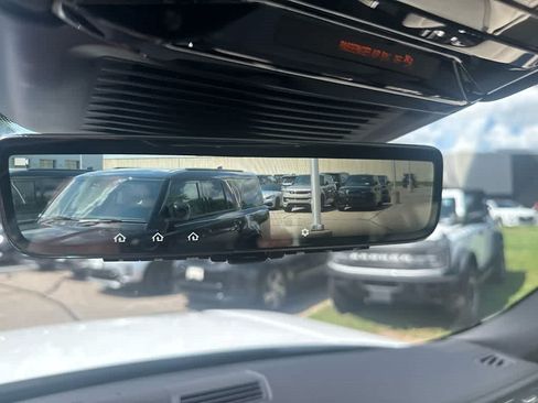 Used 2025 Land Rover Range Rover Long Wheelbase SE AWD/4WD image 23