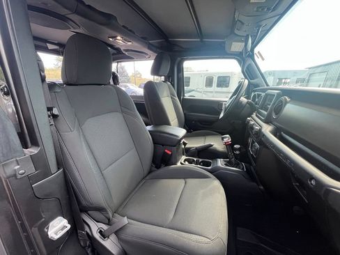 Used 2022 Jeep Wrangler Sport AWD/4WD image 12