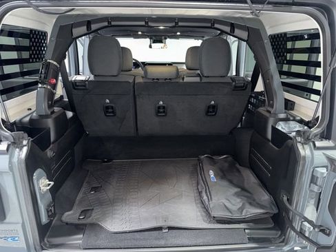 Used 2024 Jeep Wrangler Unlimited AWD/4WD image 27