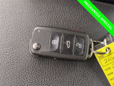 Used 2011 Volkswagen Jetta SE image 32