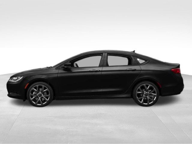 Used 2015 Chrysler 200 S w/ Navigation & Sound Group I FWD image 3