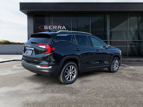 Used 2023 GMC Terrain SLT AWD/4WD image 5