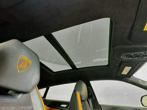 Used 2024 Lamborghini Urus S AWD/4WD image 21