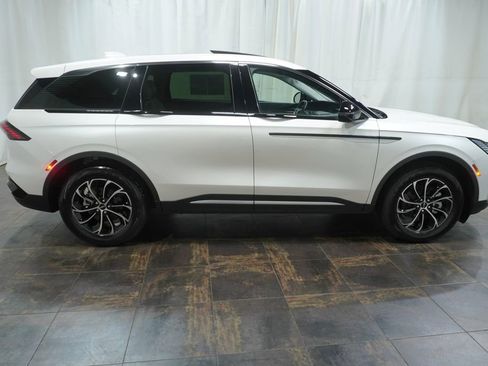 Used 2026 Lincoln Nautilus Premier w/ Equipment Group 102A AWD/4WD image 3