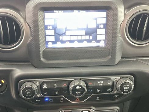 Used 2023 Jeep Wrangler Unlimited w/ Cold Weather Group image 13