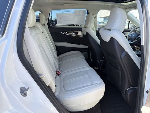 Certified 2022 Lincoln Nautilus Black Label w/ Cargo Utility Package AWD/4WD image 17