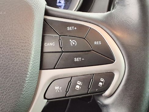 Used 2020 Jeep Grand Cherokee High Altitude AWD/4WD image 17