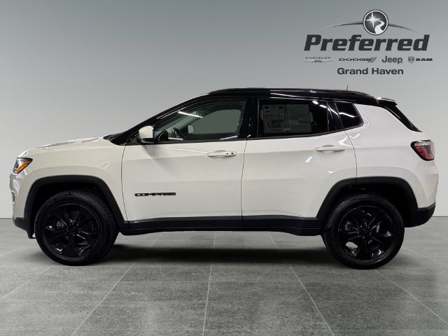 Used 2018 Jeep Compass Latitude w/ Popular Equipment Group AWD/4WD image 11