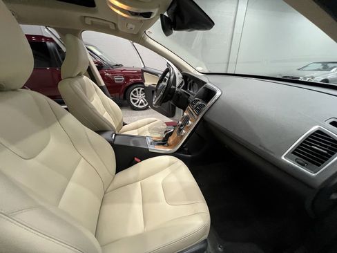 Used 2017 Volvo XC60 T5 Inscription w/ Preferred Option Package image 36