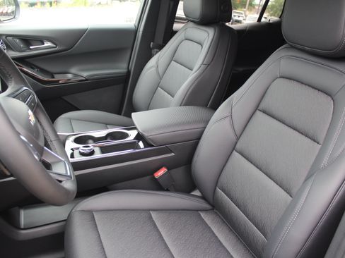 New 2027 Chevrolet Equinox LT w/ Convenience Package II AWD/4WD image 9