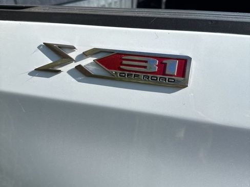 Used 2019 GMC Sierra 1500 SLT w/ X31 Off-Road Package AWD/4WD image 20