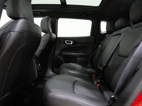 New 2026 Jeep Compass Latitude w/ Sun and Sound Group image 25