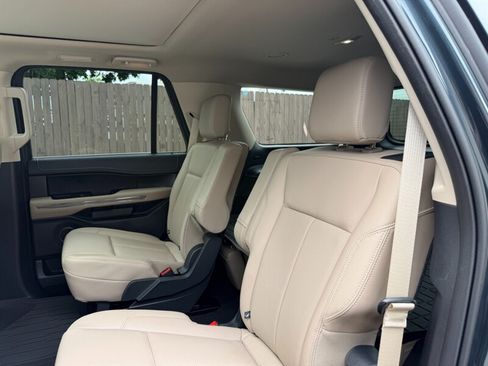 Used 2024 Ford Expedition XLT RWD image 25