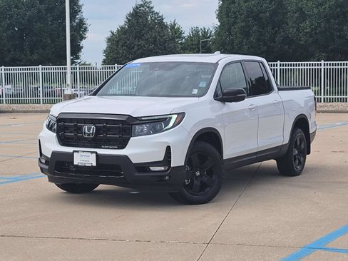Used 2024 Honda Ridgeline Black Edition image 2
