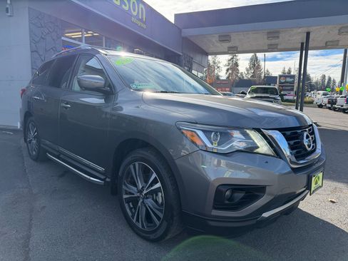 Used 2019 Nissan Pathfinder Platinum image 5