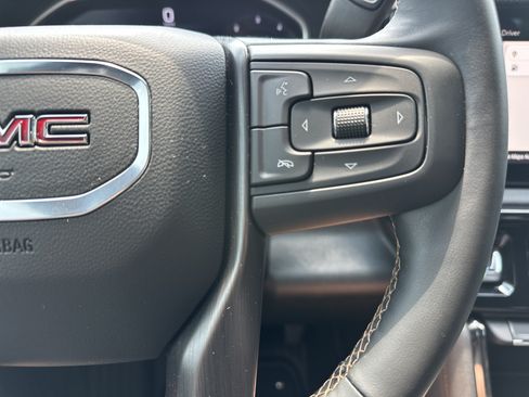 Used 2024 GMC Sierra 2500 AT4 w/ Technology Package AWD/4WD image 19