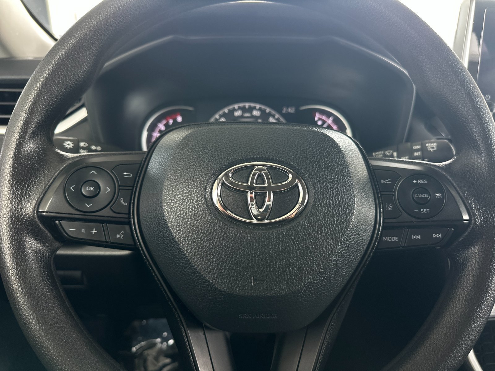 Used 2025 Toyota RAV4 XLE AWD/4WD image 21