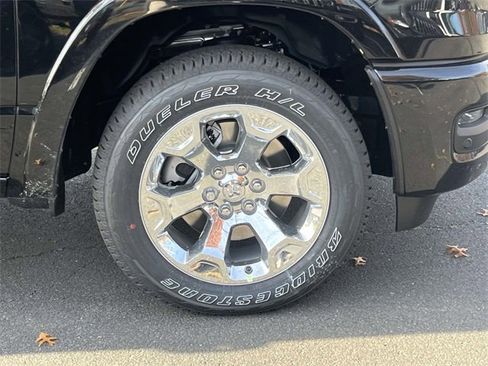 New 2026 RAM 1500 4x4 Crew Cab image 8