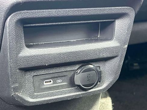 Used 2024 Volkswagen Tiguan SE image 22