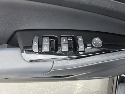 Used 2025 Kia Sportage EX image 13