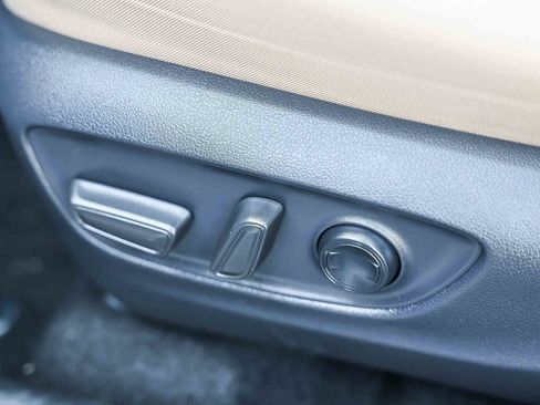 Certified 2022 Toyota RAV4 XLE w/ Convenience Package image 12