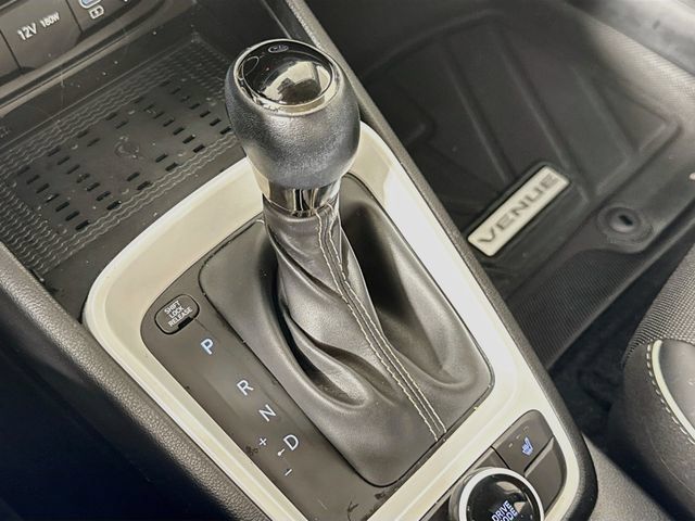 Certified 2024 Hyundai Venue Limited FWD image 19