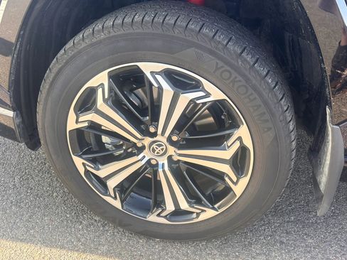 Used 2024 Toyota RAV4 XSE w/ Weather Package AWD/4WD image 6