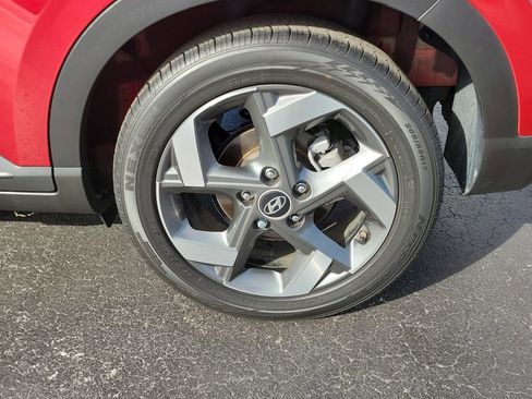 Used 2023 Hyundai Venue SEL w/ Cargo Package image 5