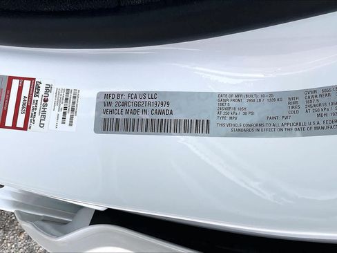 Used 2026 Chrysler Pacifica Limited FWD image 35
