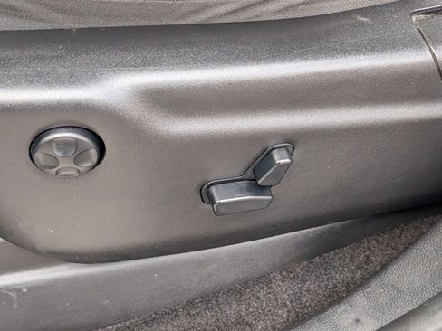 Used 2015 Jeep Grand Cherokee Overland image 19