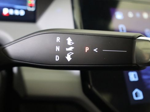 New 2027 Chevrolet Bolt RS w/ Technology Package image 32