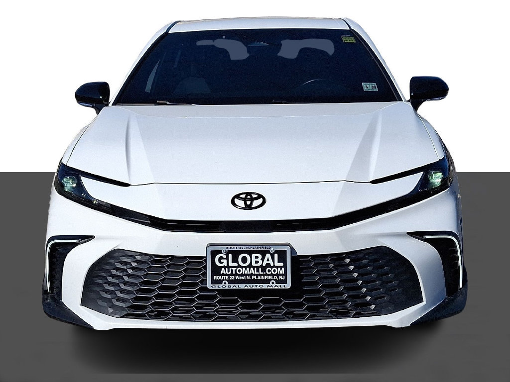 Used 2025 Toyota Camry SE FWD image 2
