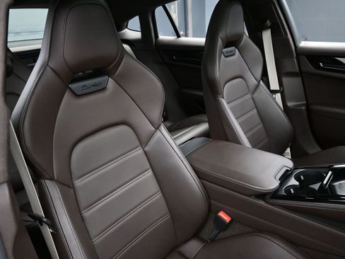 Used 2025 Porsche Panamera Turbo image 32