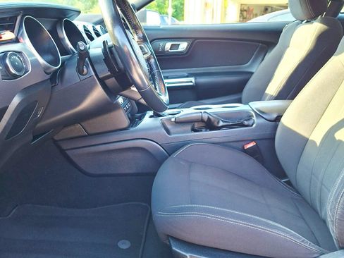 Used 2021 Ford Mustang GT RWD image 12