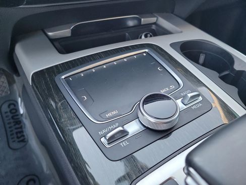 Used 2019 Audi Q7 Premium Plus image 37