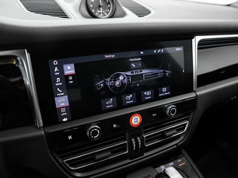 Certified 2023 Porsche Macan AWD/4WD image 15