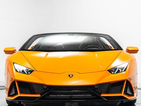Used 2020 Lamborghini Huracan EVO image 4