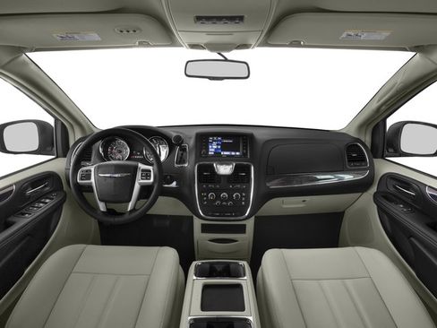 Certified 2016 Chrysler Town & Country Touring w/ Driver Convenience Group FWD image 8