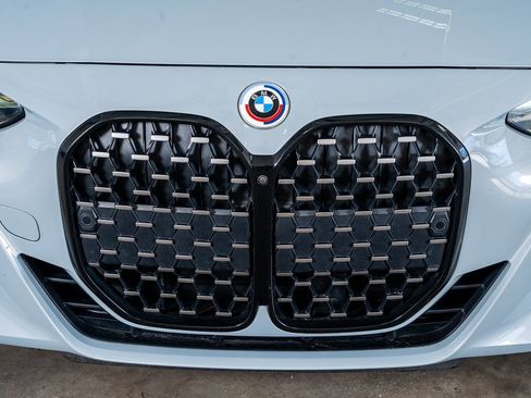 Used 2023 BMW M440i Coupe w/ Premium Package image 16