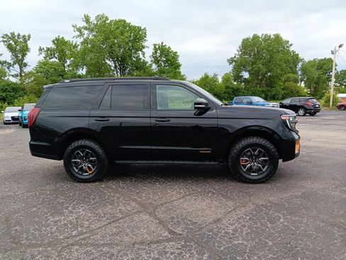 Used 2025 Ford Expedition Tremor AWD/4WD image 4