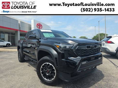 Certified 2025 Toyota Tacoma TRD Off-Road AWD/4WD image 1