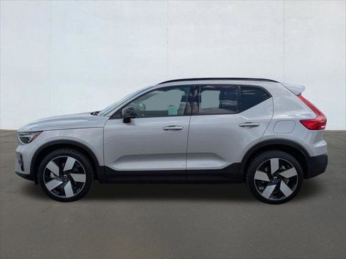 Used 2023 Volvo XC40 Recharge Ultimate AWD/4WD image 2
