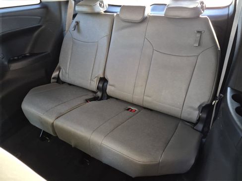 Used 2025 Toyota Sienna XLE image 15