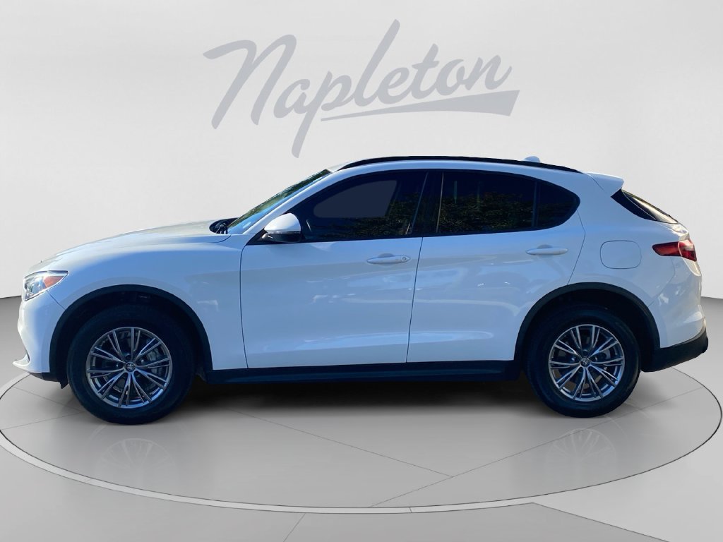 Used 2022 Alfa Romeo Stelvio Sprint RWD image 2