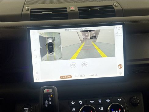 Used 2025 Land Rover Defender 110 image 14