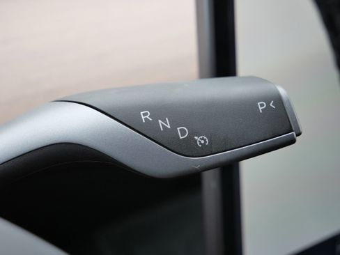 Used 2024 Tesla Model Y Long Range image 25