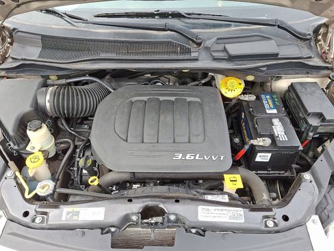 Used 2015 Chrysler Town & Country Touring w/ Driver Convenience Group image 26