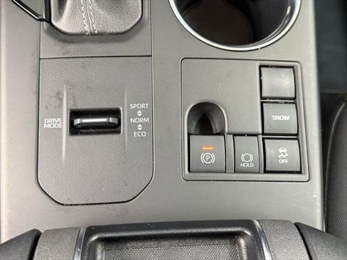 Certified 2023 Toyota Highlander L image 26
