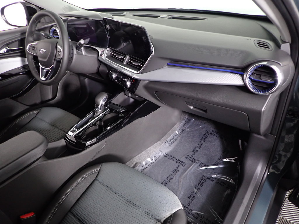 New 2026 Chevrolet Trax LT w/ Midnight Edition FWD image 36